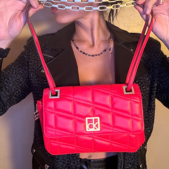Calvin Klein Vibrant Red Quilted Shoulder Bag - Picture 1 of 9